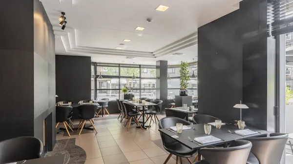 1740563668-Casino Hotel - Restaurant LR-10